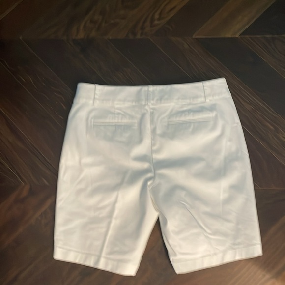 Ann Taylor White Boardwalk Shorts Excellent Condition - Picture 2 of 5
